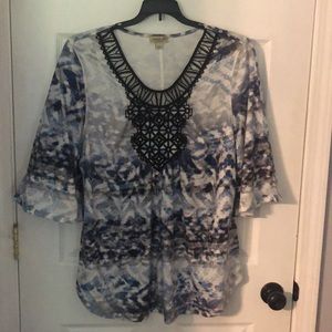 Ladies’ top. Size 2X.